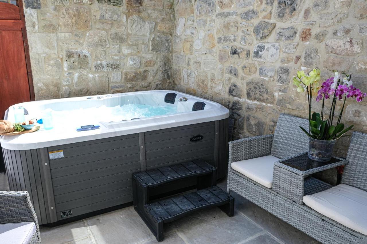 The Rockpool - Private Hot Tub And Sea Views Villa แอมเบิล ภายนอก รูปภาพ